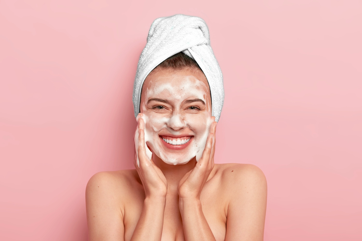 Blissence - Hautpflege - Lächelndes Mädchen